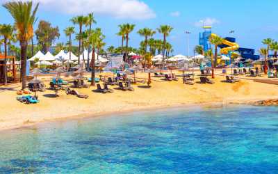 Wycieczka fakultatywna, Z Pafos w kierunku Ayia Napa Marathon z Lefkarą, odrobiną wina i oliwy