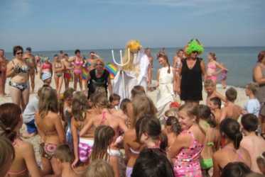 Obóz młodzieżowy, „NADMORSKI MEGA FUN” : 3 wycieczki - Pomerania Fun Park, lasertag, archery tag, holi dodatkowo: park linowy, paddleboard, kolonia 7-10 obóz 11-14 lat